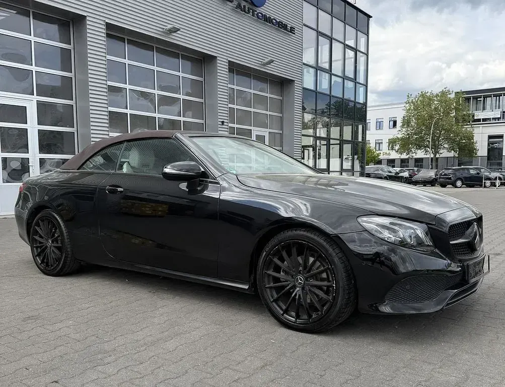 Gebraucht Mercedes E220 194 PS (142 kW) 2018 Schwarz Cabrio
