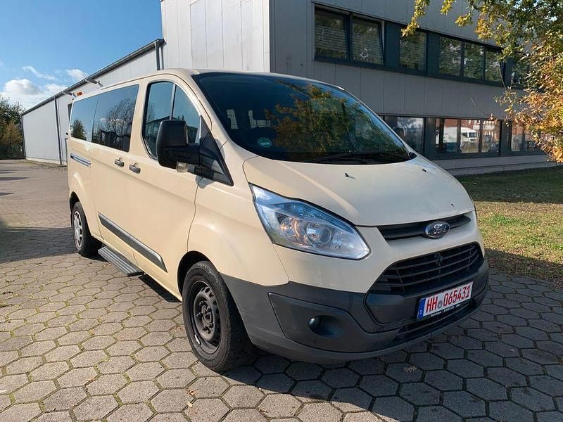 Beige Gebraucht 2018 Ford Tourneo Van / Kleinbus | 10.290 € (Fairer Preis) - Bild 1/4