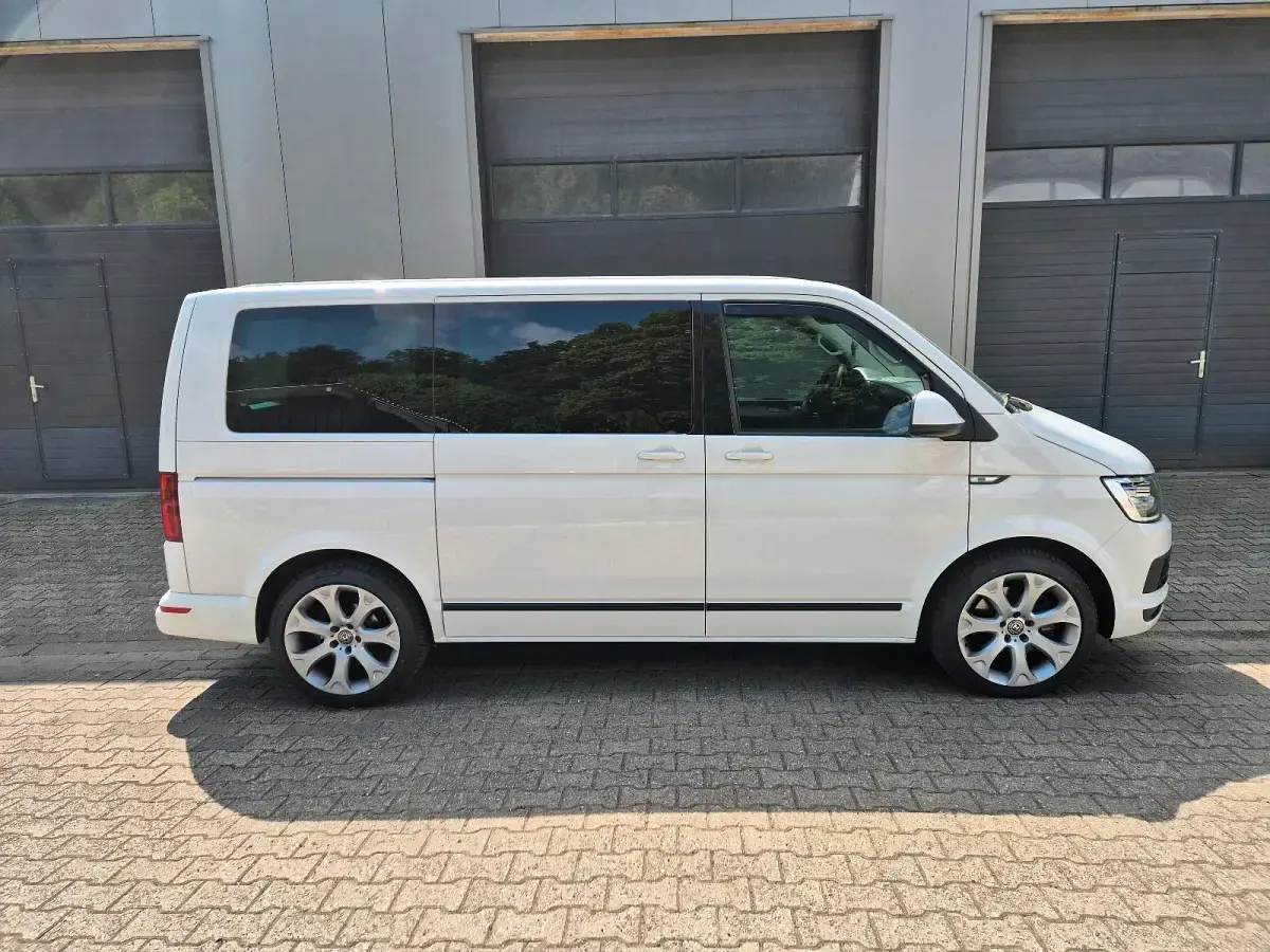 Gebraucht VW Multivan 204 PS (150 kW) 2015 Weiß Van / Kleinbus