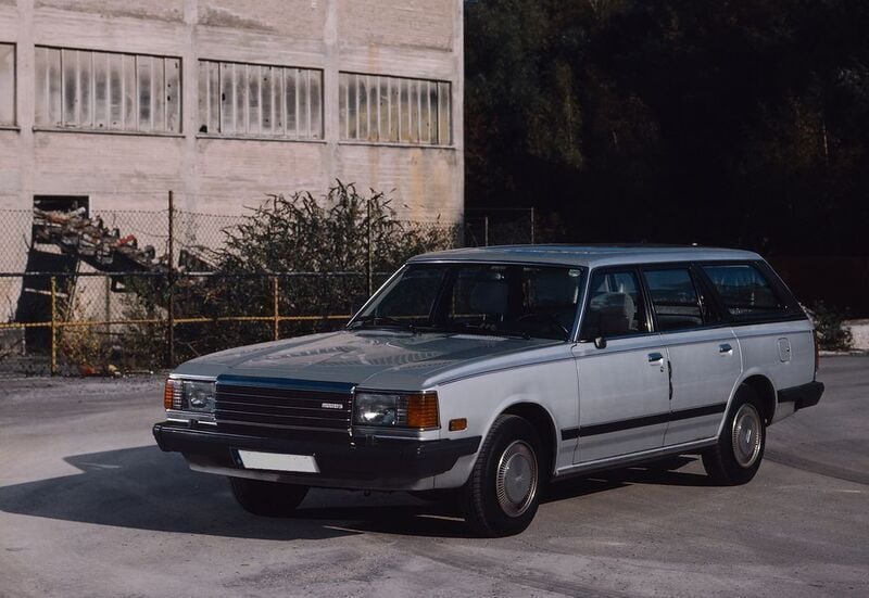 Silber Gebraucht 1986 Mazda 929 Kombi | 8.900 € - Bild 1/4