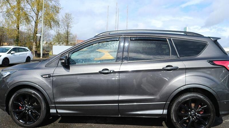 Gebraucht Ford Kuga ST-Line 150 PS (110 kW) 2018 Grau SUV