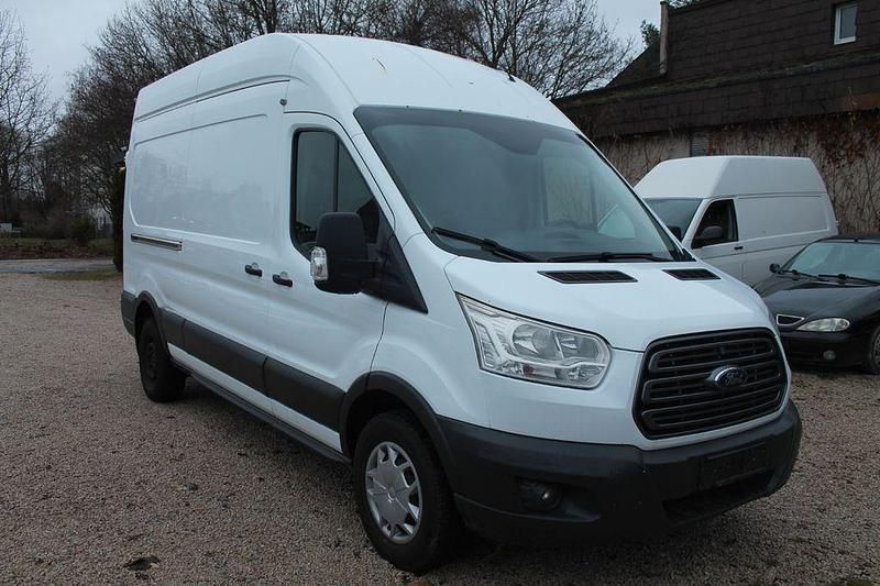 Gebraucht Ford Transit Trend 155 PS (114 kW) 2016 Weiß Van / Kleinbus