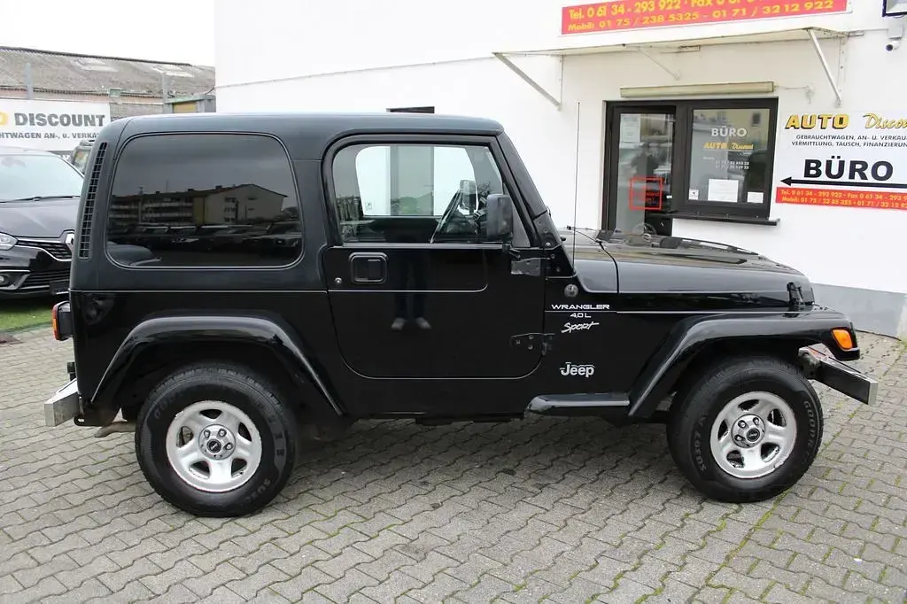 Gebraucht Jeep Wrangler Sport 169 PS (124 kW) 2000 Schwarz (metallic) SUV