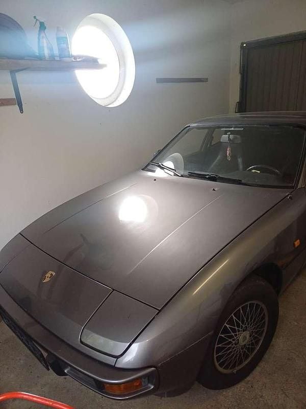 Grau Gebraucht 1983 Porsche 924 Coupé | 16.500 € - Bild 1/4