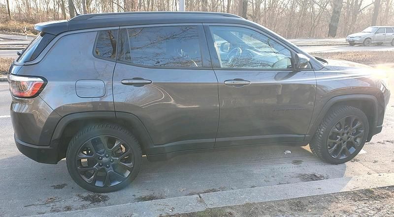 Gebraucht Jeep Compass 179 PS (131 kW) 2021 Grau SUV