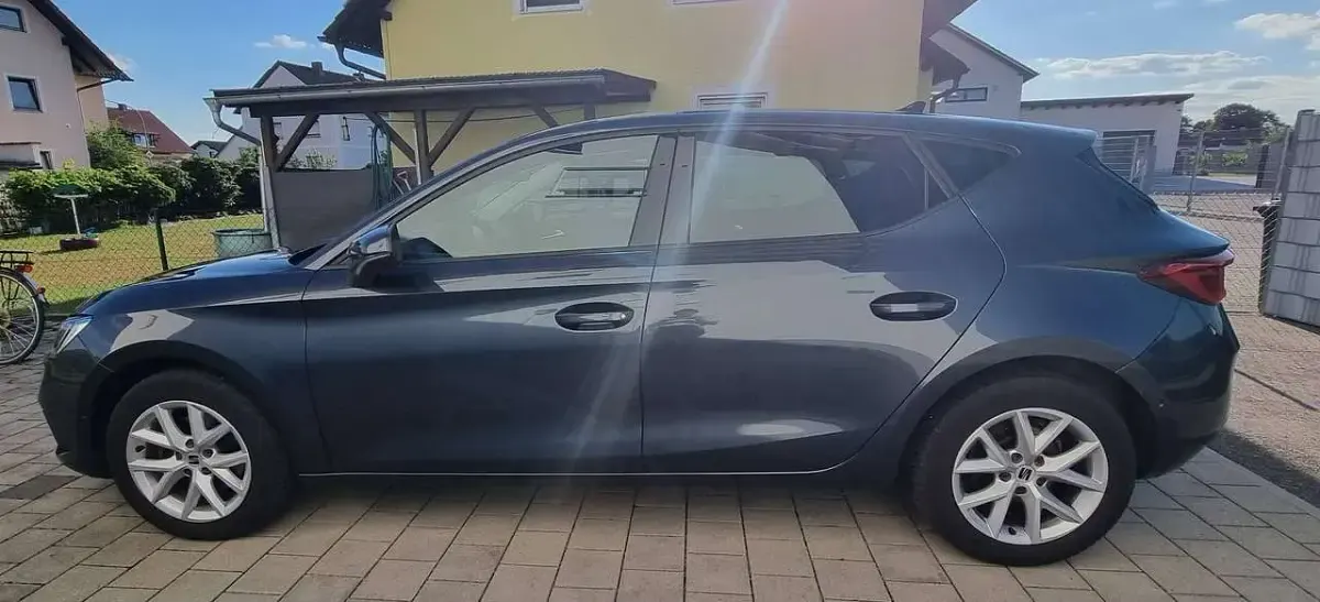 Gebraucht Seat Leon Style 131 PS (96 kW) 2022 Grau Limousine
