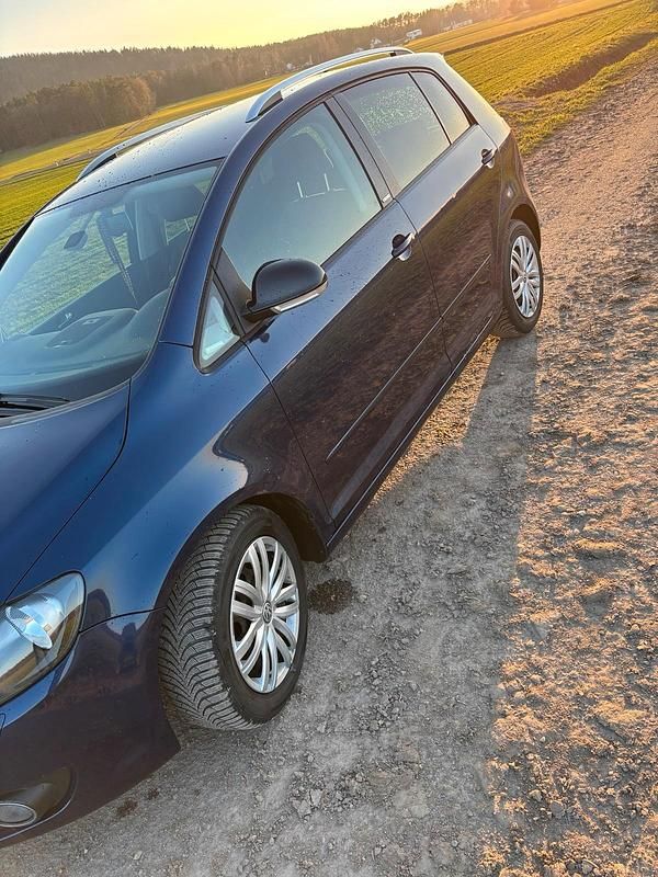 Gebraucht VW Golf VI 105 PS (77 kW) 2011 Blau Kleinwagen