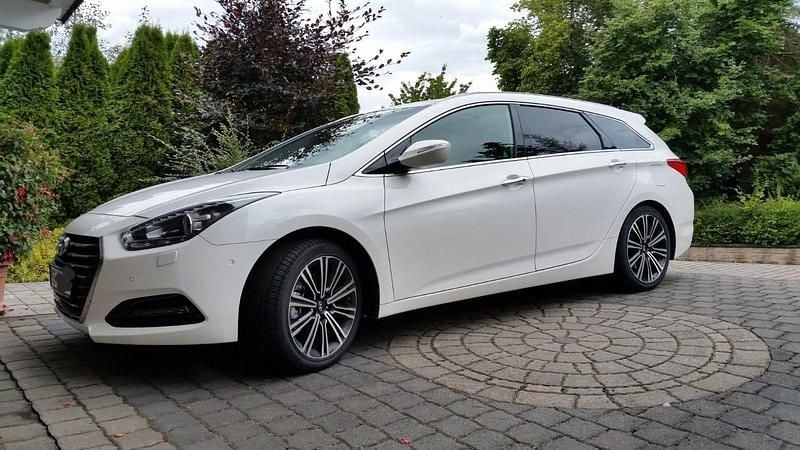 Gebraucht Hyundai i40 Premium 141 PS (103 kW) 2016 Weiß Kombi