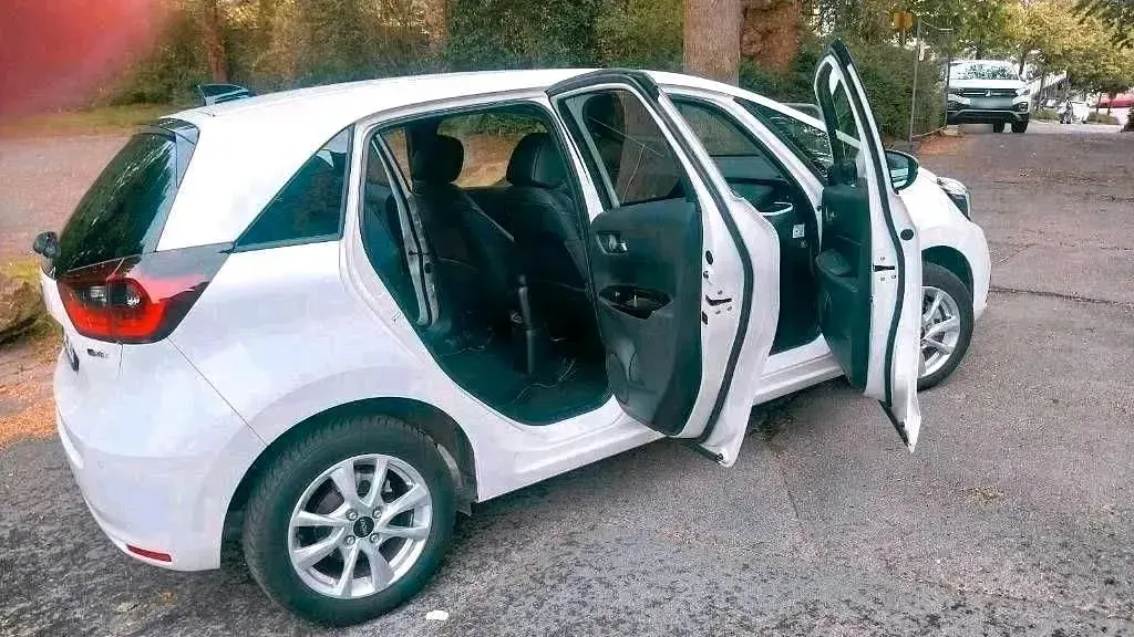 Gebraucht Honda Jazz Executive 98 PS (72 kW) 2020 Weiß Kleinwagen