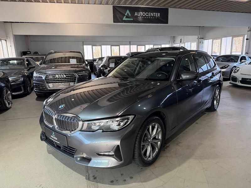 Grau Gebraucht 2022 BMW 320 Sport Line Kombi | 19.490 € (Guter Preis) - Bild 1/4