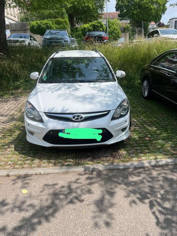 Weiß Gebraucht 2011 Hyundai i30 Kombi | 2.500 € (Superpreis) - Bild 1/3