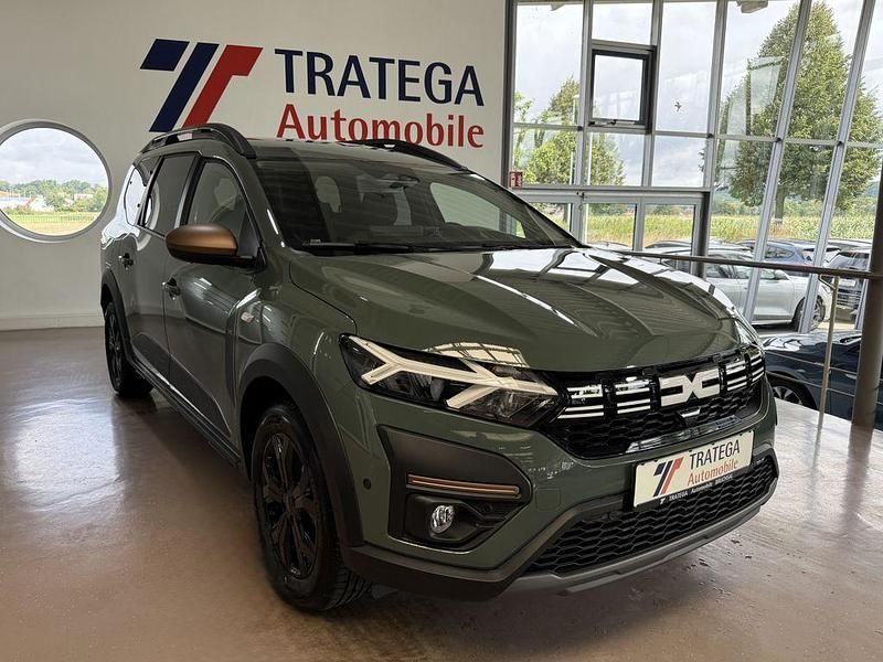 Grün Gebraucht 2025 Dacia Jogger Extreme Limousine | 20.990 € (Fairer Preis) - Bild 1/4