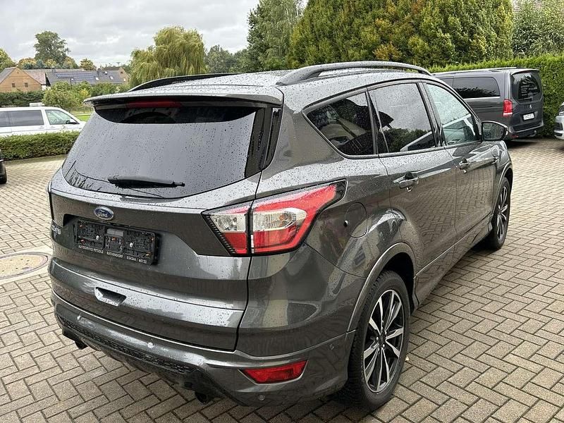 Gebraucht Ford Kuga ST-Line 150 PS (110 kW) 2019 Magneticgrau SUV