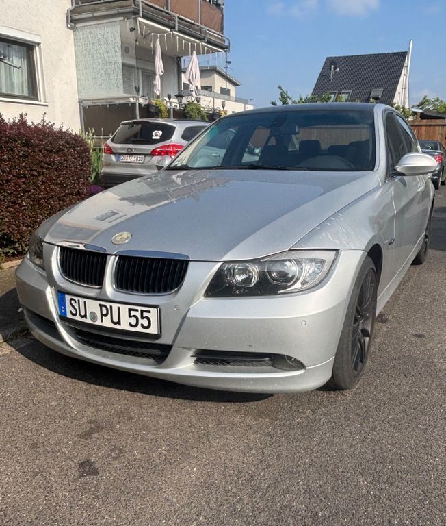 Silber Gebraucht 2006 BMW 325 Limousine | 4.600 € (Guter Preis) - Bild 1/4
