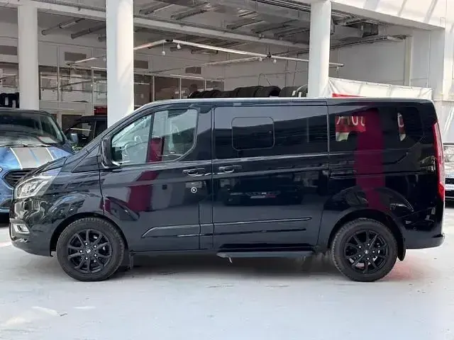 Gebraucht Ford Tourneo Custom Titanium 136 PS (100 kW) 2020 Schwarz Van