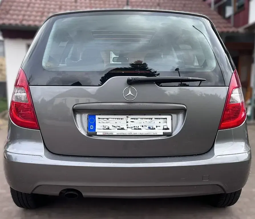 Gebraucht Mercedes A160 95 PS (69 kW) 2012 Grau Kleinwagen