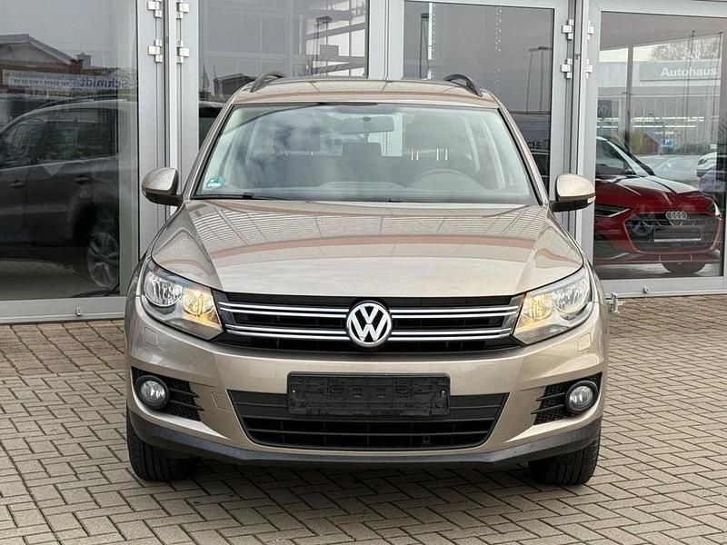 Gebraucht VW Tiguan Trendline 160 PS (117 kW) 2012 Beige metallic SUV