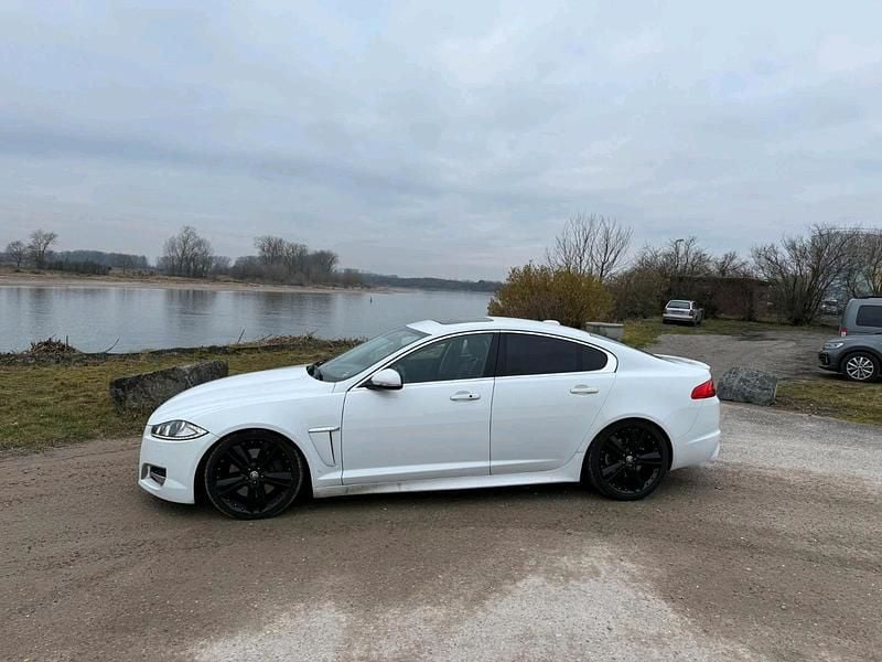 Gebraucht Jaguar XF 275 PS (202 kW) 2012 Weiß Limousine