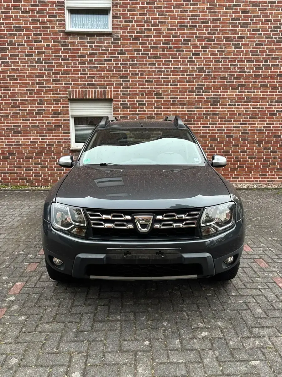 Gebraucht Dacia Duster Prestige 125 PS (91 kW) 2014 Grau SUV
