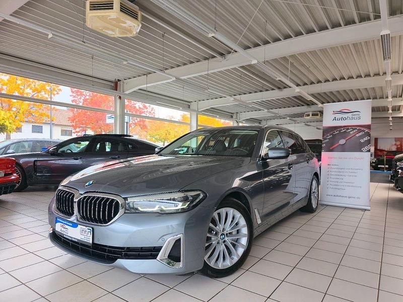 Blau Gebraucht 2021 BMW 530 Luxury Line Kombi | 24.990 € (Guter Preis) - Bild 1/4
