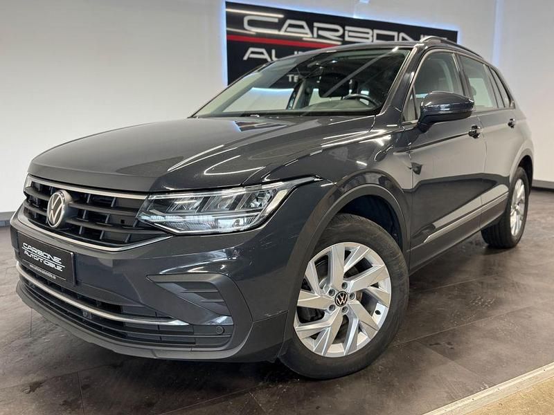 Grau Gebraucht 2021 VW Tiguan Life SUV | 21.390 € (Fairer Preis) - Bild 1/4