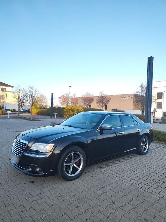 Braun Gebraucht 2012 Lancia Thema Platinum Limousine | 7.600 € (Fairer Preis) - Bild 1/4