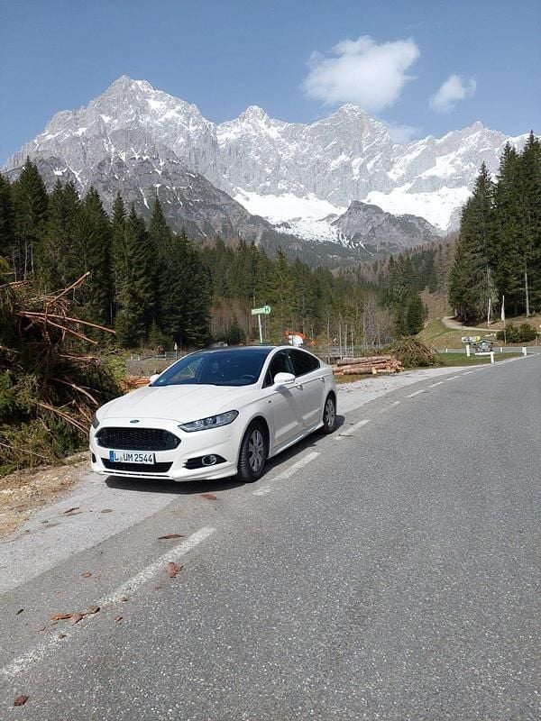 Weiß Gebraucht 2018 Ford Mondeo ST-Line Limousine | 16.000 € (Guter Preis) - Bild 1/4