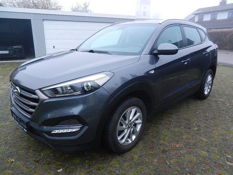 Grau Gebraucht 2019 Hyundai Tucson Classic SUV | 16.300 € (Fairer Preis) - Bild 1/4