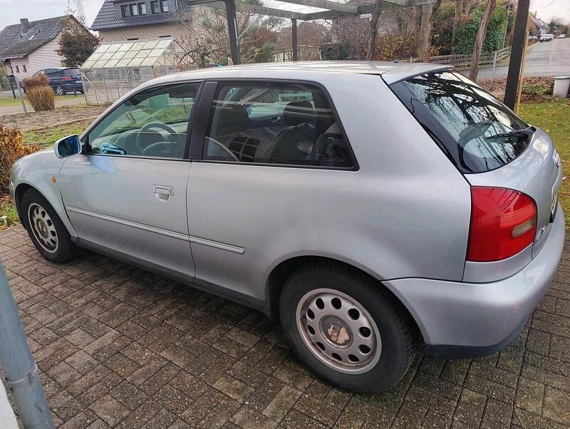 Gebraucht Audi A3 100 PS (73 kW) 1997 Silber Kleinwagen