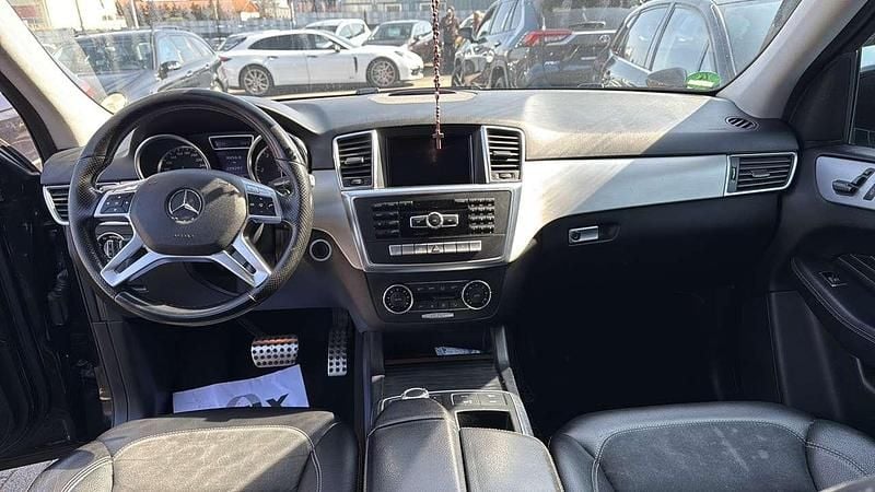 Gebraucht Mercedes ML350 258 PS (189 kW) 2012 Obsidianschwarz  metalliclack SUV