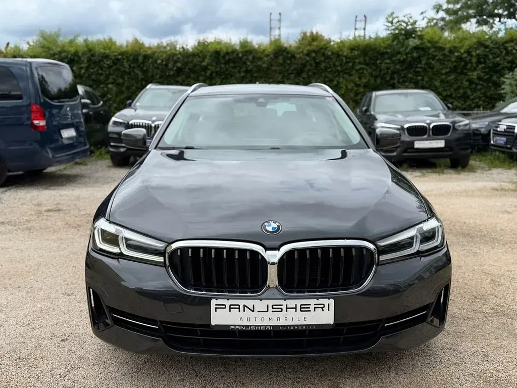 Gebraucht BMW 520 190 PS (139 kW) 2021 Grau Kombi