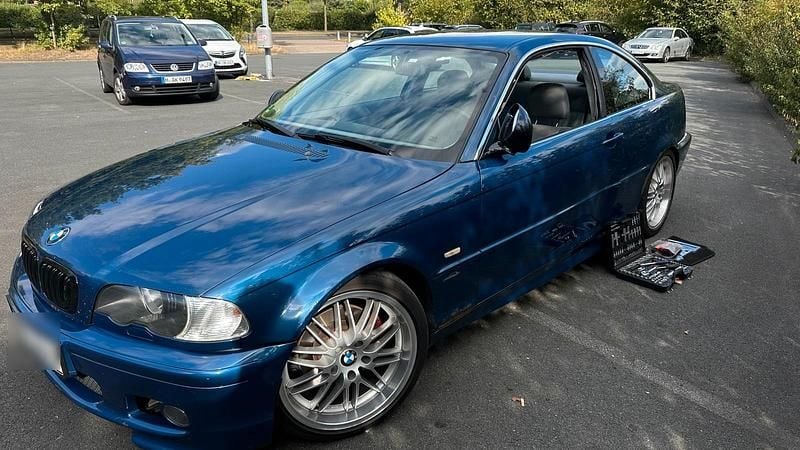 Gebraucht BMW 325 192 PS (141 kW) 2001 Blau Coupé