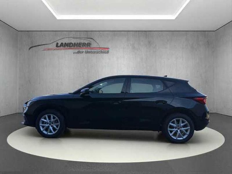 Neu Seat Leon Style 116 PS (85 kW) 2025 Blau Limousine