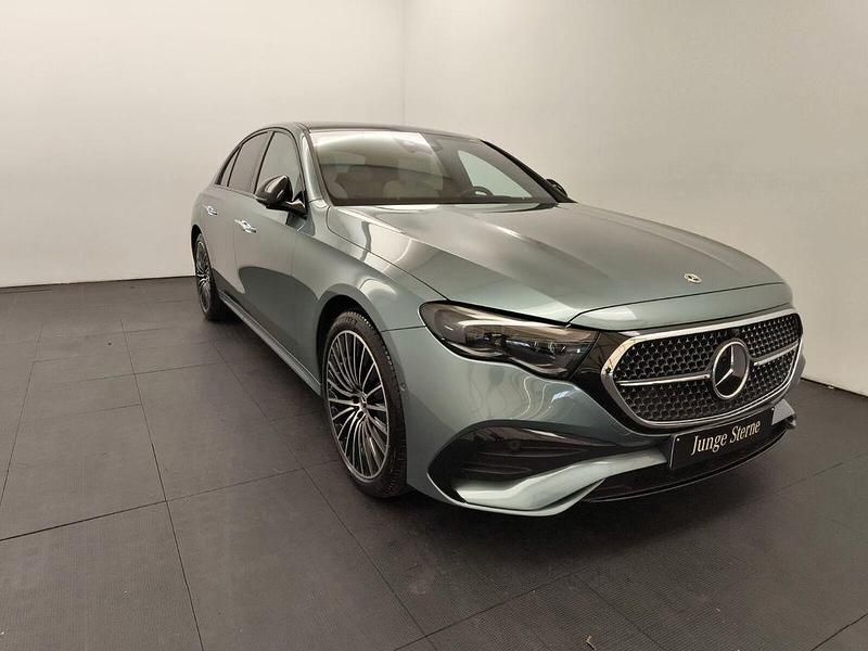 Gebraucht Mercedes E300 Premium Plus 197 PS (144 kW) 2024 Metalliclack verdesilber metallic Limousine