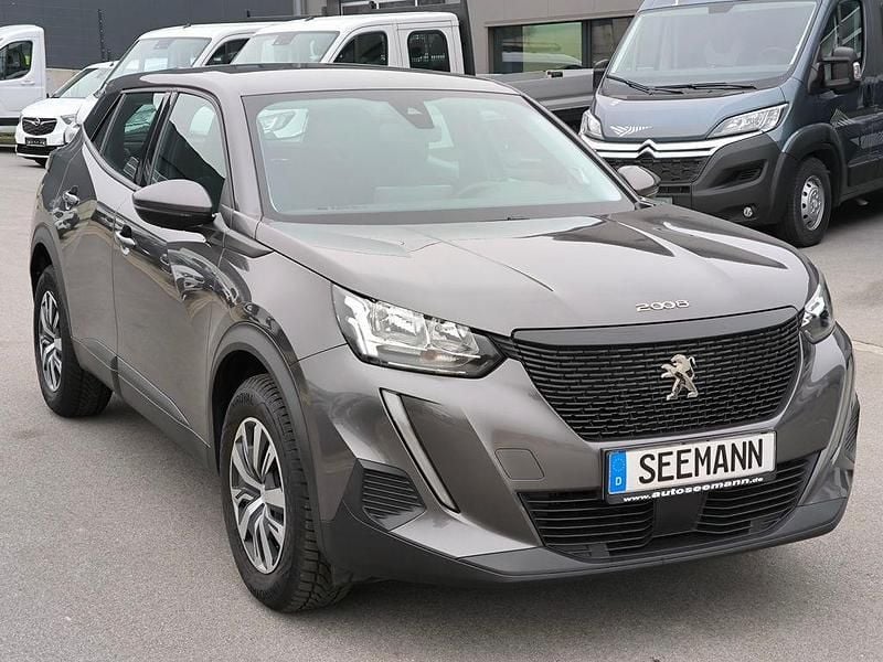 Grau Gebraucht 2021 Peugeot 2008 Active SUV | 14.500 € (Guter Preis) - Bild 1/4