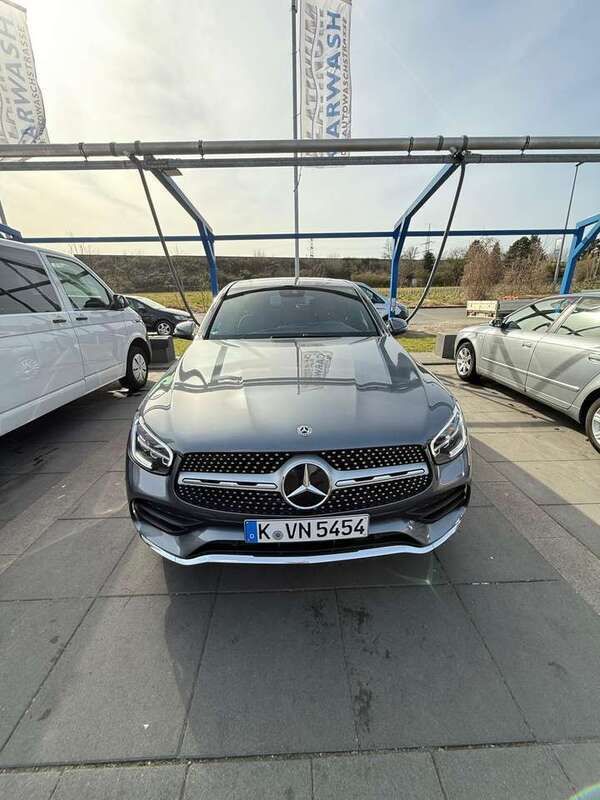 Grau Gebraucht 2019 Mercedes GLC220 AMG line SUV | 39.000 € (Etwas zu teuer) - Bild 1/4