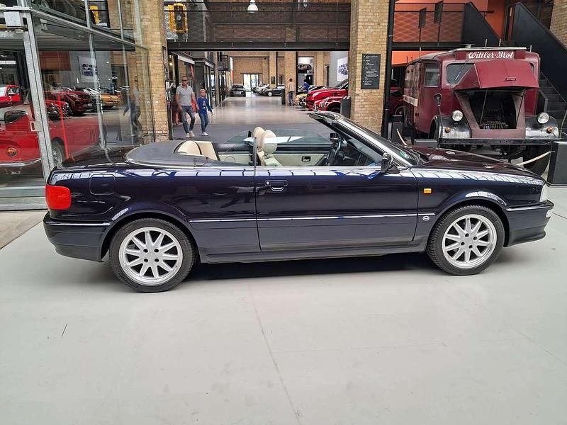 Gebraucht Audi Cabriolet 150 PS (110 kW) 1997 Dunkelblaumet. Cabrio