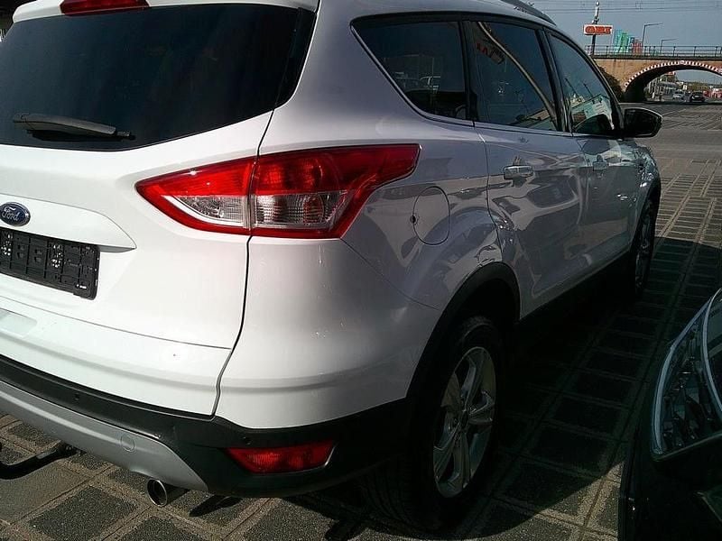 Gebraucht Ford Kuga SYNC Edition 120 PS (88 kW) 2015 Weiß SUV