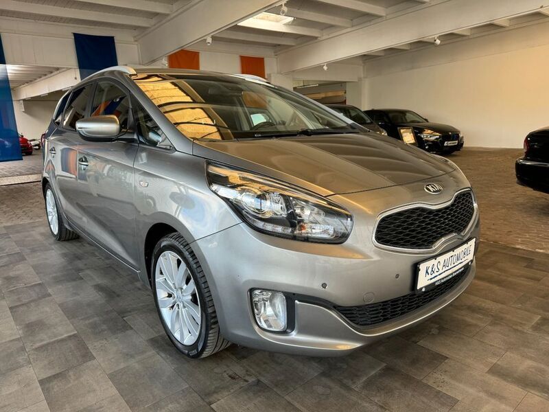 Silber Gebraucht 2017 Kia Carens 2 Van / Kleinbus | 8.999 € (Guter Preis) - Bild 1/4