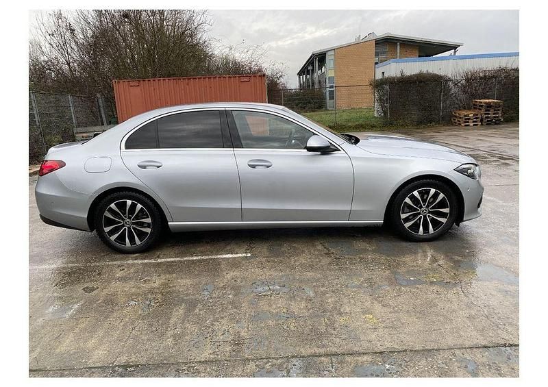 Gebraucht Mercedes C200 204 PS (150 kW) 2022 Hightechsilber metallic Limousine
