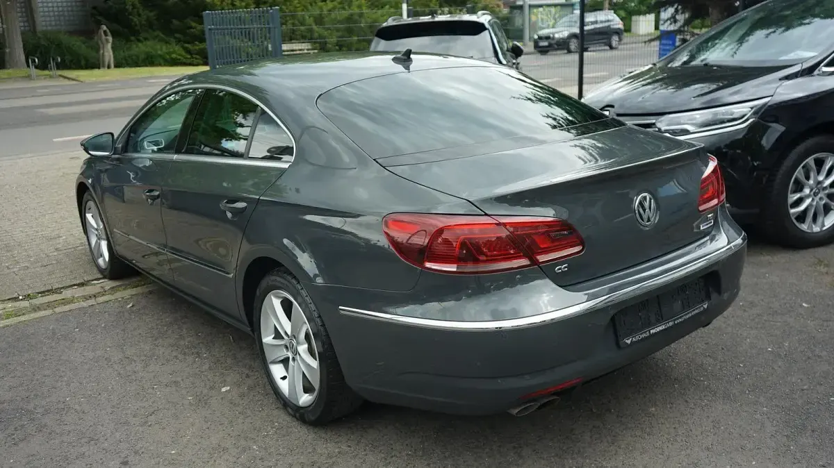 Gebraucht VW Passat 150 PS (110 kW) 2016 Grau Limousine