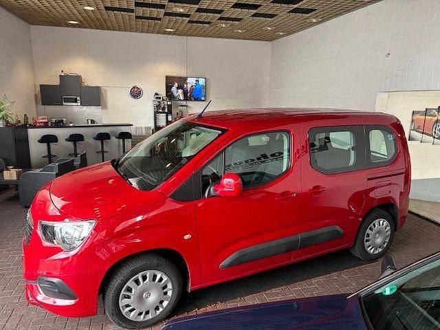 Gebraucht Opel Combo Life Selection 102 PS (75 kW) 2019 Rot Van / Kleinbus