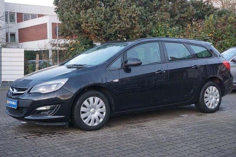 Gebraucht Opel Astra Edition 116 PS (85 kW) 2013 Schwarz Kombi