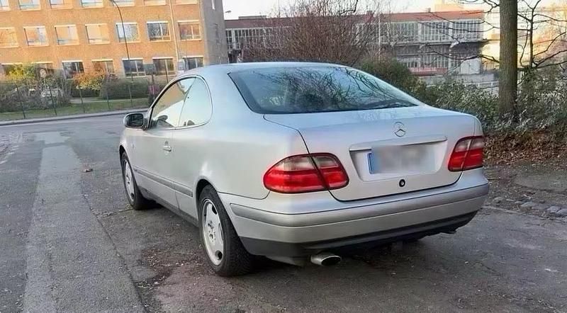 Gebraucht Mercedes CLK200 136 PS (100 kW) 1998 Silber Coupé