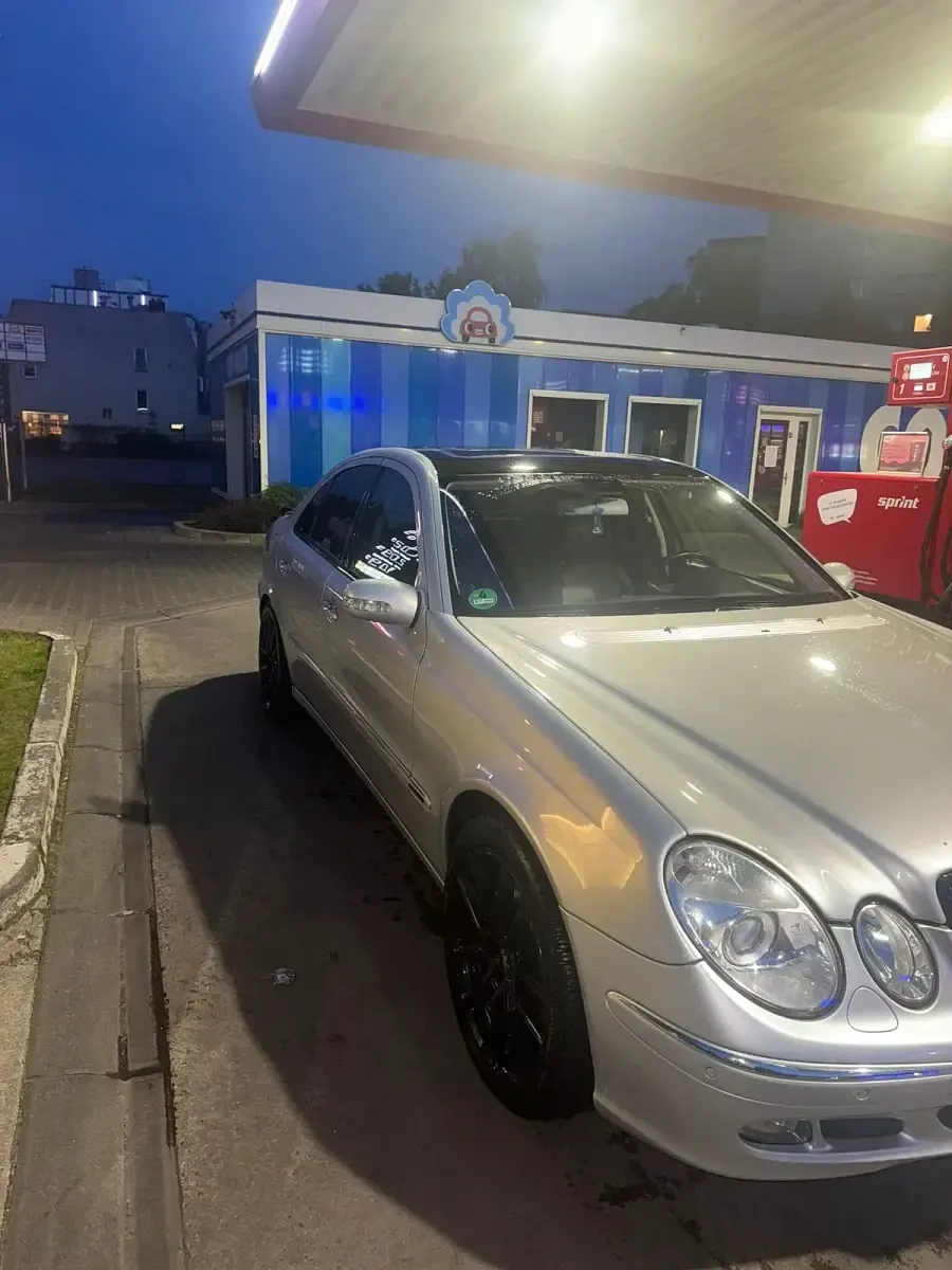 Gebraucht Mercedes E350 272 PS (200 kW) 2005 Silber Limousine