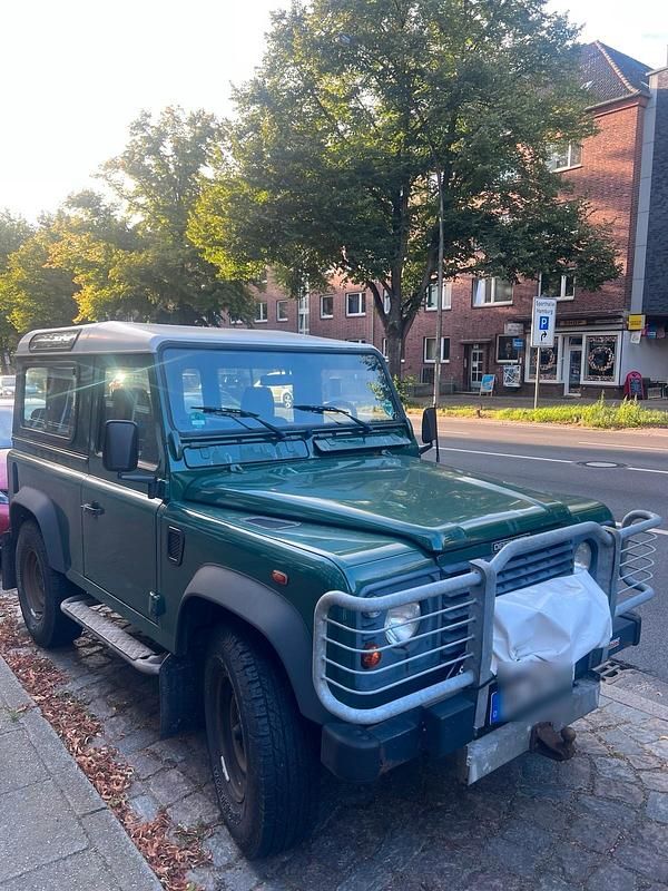 Grün Gebraucht 2006 Land Rover Defender SUV | 24.000 € - Bild 1/4