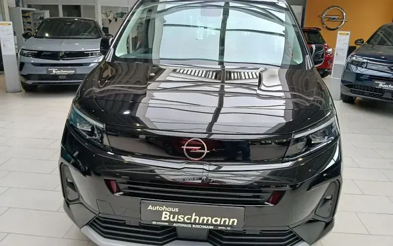 Gebraucht Opel Combo 131 PS (96 kW) 2026 Karbon schwarz metallic Van / Kleinbus
