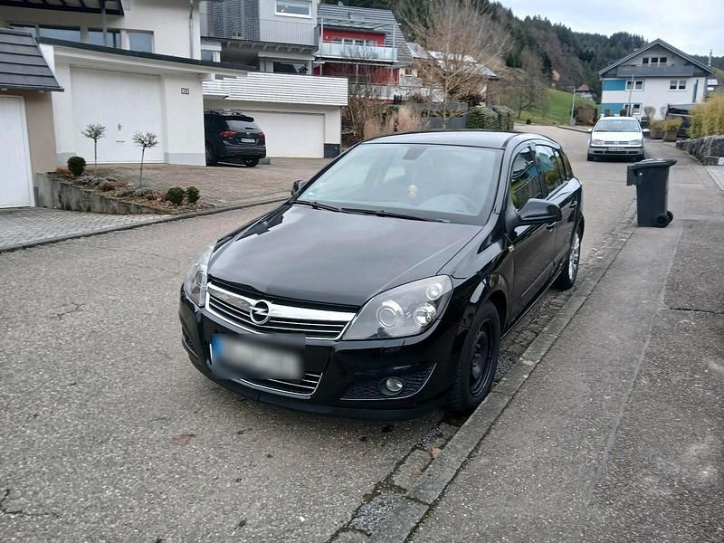 Gebraucht Opel Astra 140 PS (102 kW) 2009 Schwarz Kleinwagen