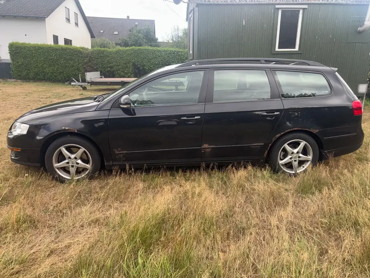 Gebraucht VW Passat 122 PS (89 kW) 2008 Schwarz Kombi