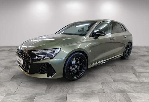 Neu Audi RS3 Ambiente 400 PS (294 kW) 2026 Grün Limousine